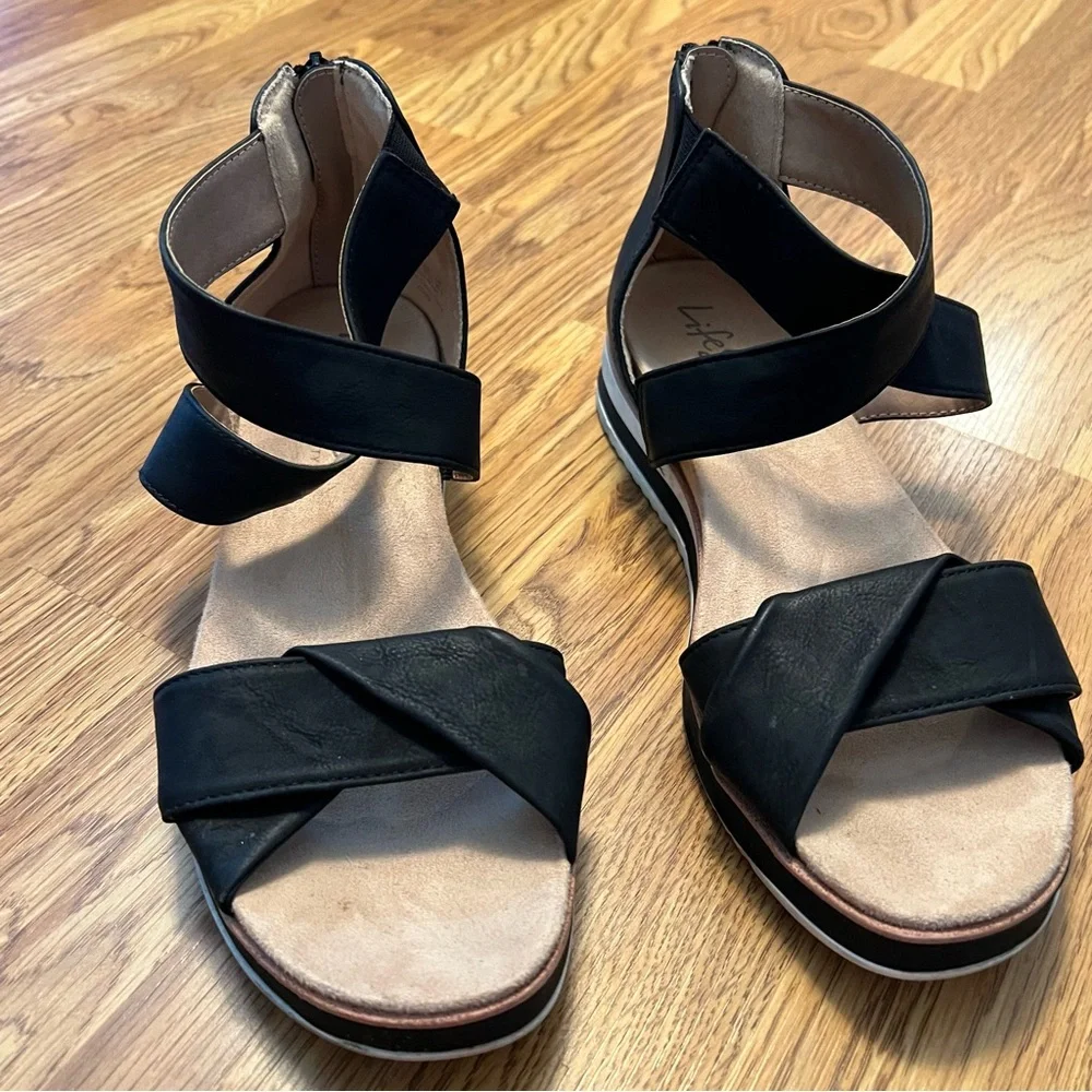 Life Stride Black and Tan Sandals - Picture 4 of 11